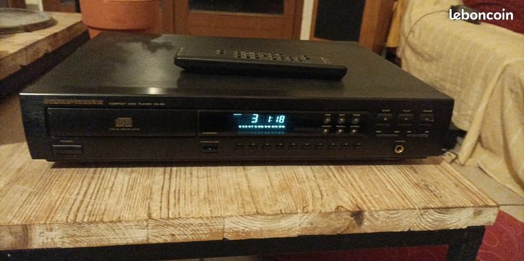Platine Marantz CD 53 avec sa télécommande