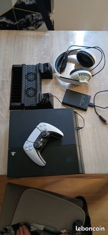 PlayStation 4 avec 5 jeux