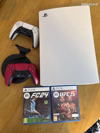 PlayStation 5 Standard + 2 manettes + UFC 5 + EA Sports FC 24