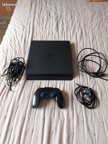 PlayStation 4 + 4 jeux