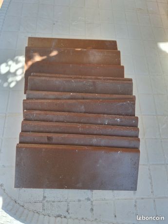 Plinthes carrelage marron