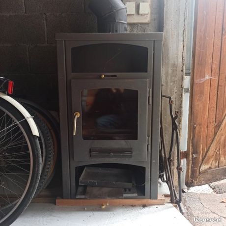 Poêle à bois avec four