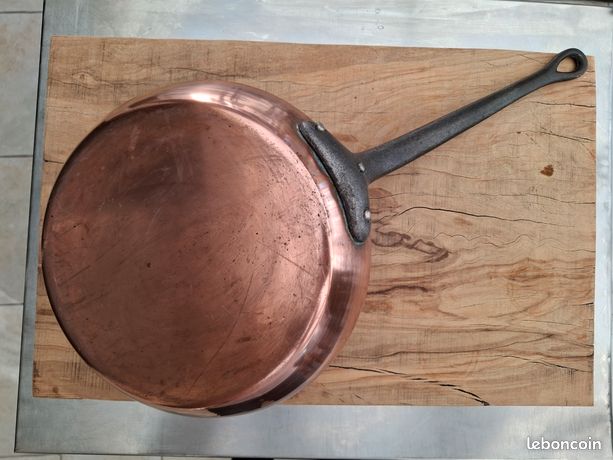 Poele en cuivre et inox de professionnel de diam 30 cm épaisseur 3 millimètres Ne fonctionne pas sur la linduction