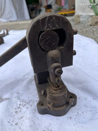 Poinçonneuse bijoutier ou autre