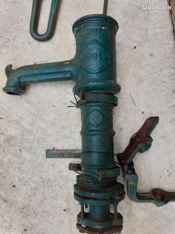 Pompe a eau en fonte