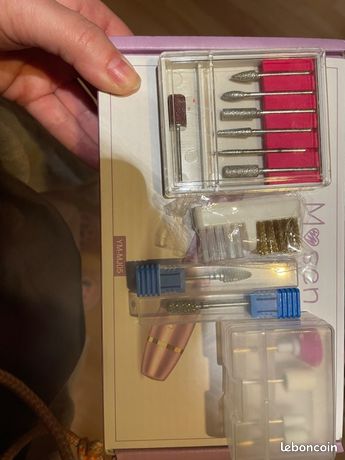 Ponceuse et embouts ongles
