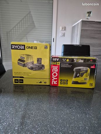 Ponceuse ryobi plus chargeur deux batterie