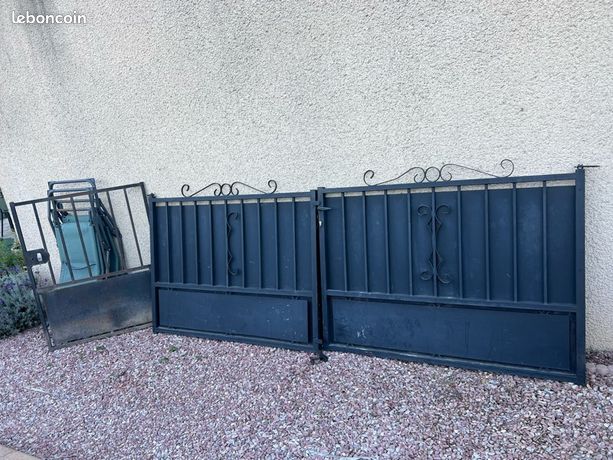 Portail 2 vantaux + portillon assorti fer forgé