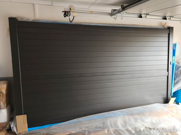 Portail coulissant aluminium