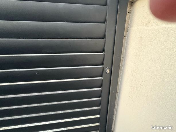 Portail coulissant avec Traverse