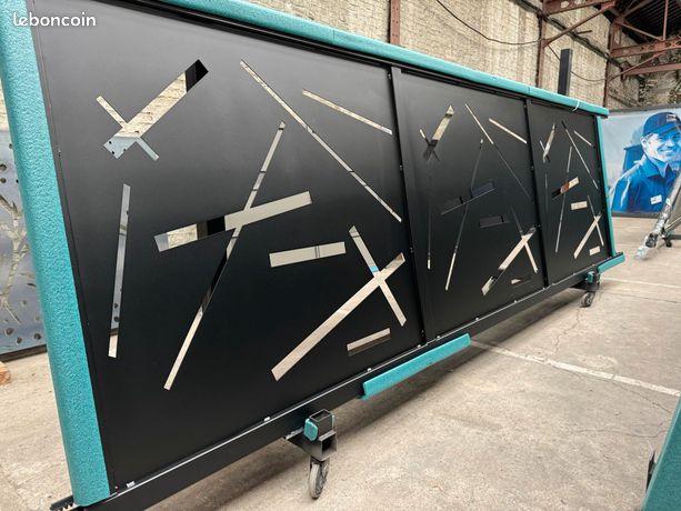 Portail coulissant neuf en stock donc prix réduit