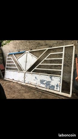 Portail coulissant sur roulettes