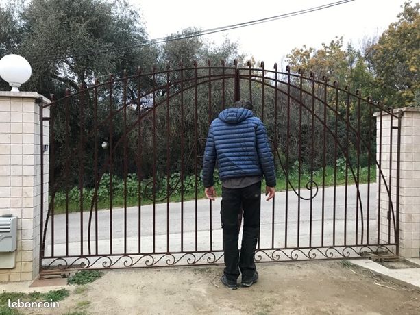 Portail en fer forgé