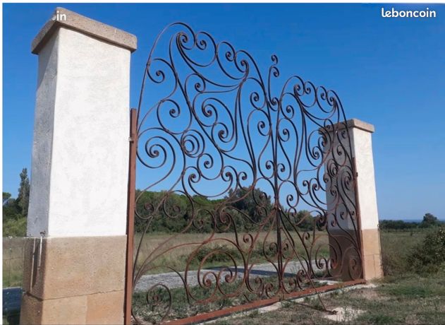 Portail fer forgé véritable