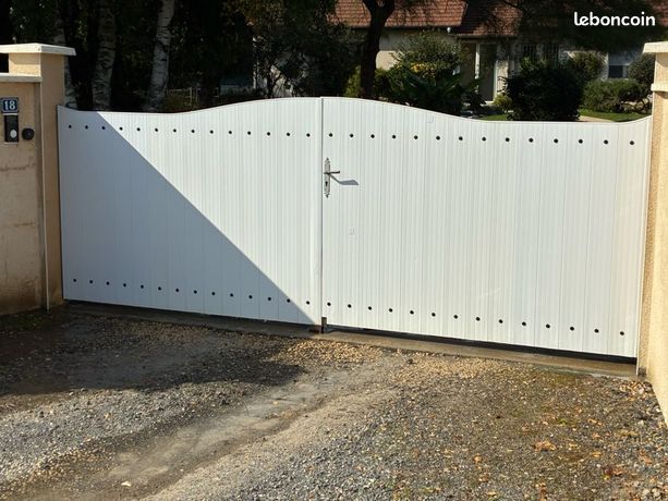 Portail PVC avec Motorisation