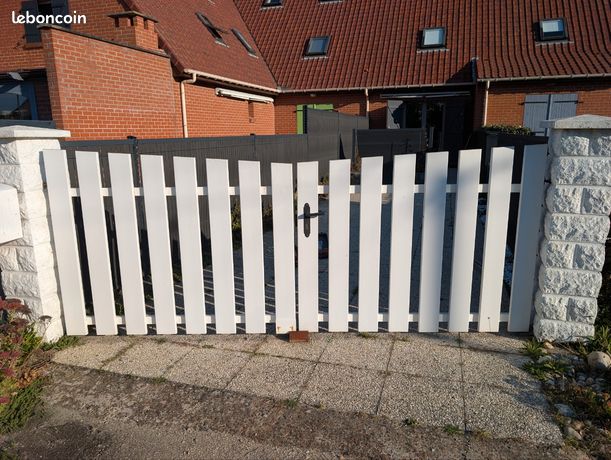 Portail PVC blanc 3m x 120m