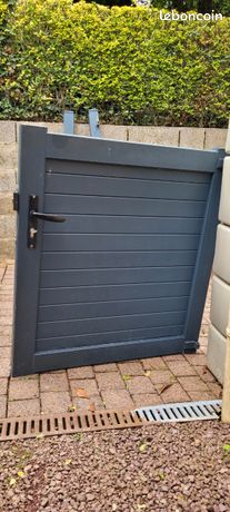 Portail extérieur