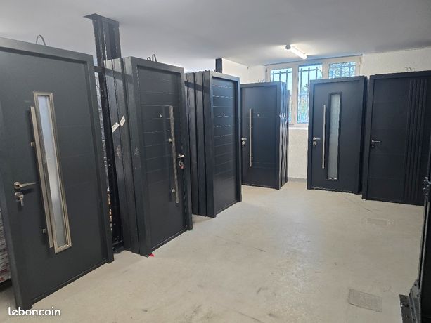 Porte blindée en stock _ Porte d'entrée composite