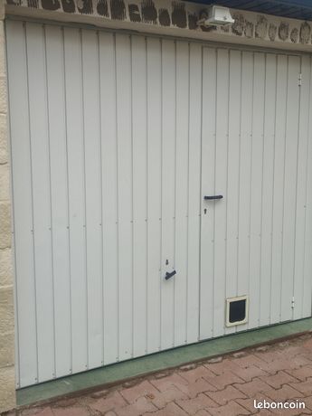 Porte de garage basculante avec portillon