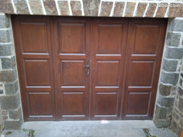 Porte de garage en bois