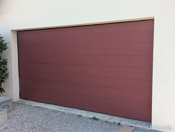 Porte de garage sectionnelle motorisée