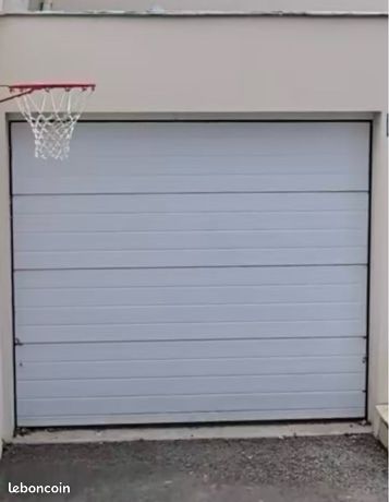 Porte de garage sectionnelle motorisée