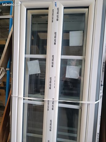 Porte fenetre PVC 2 vtx petit bois