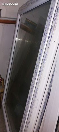 Porte fenêtres oscillo battante