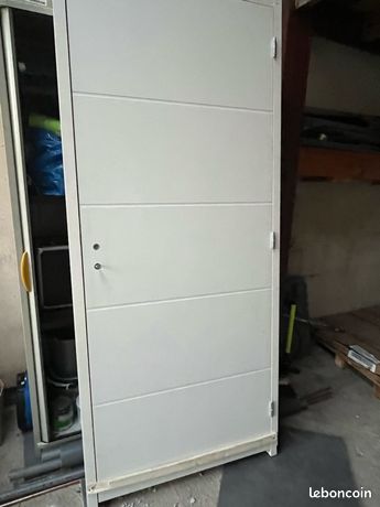 Porte poussant Gauche