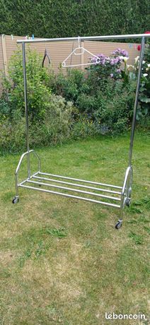 Porte vêtements professionnels