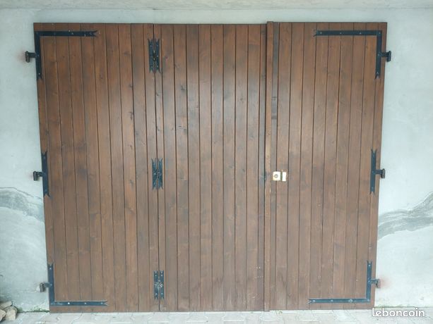 Portes de garage en bois