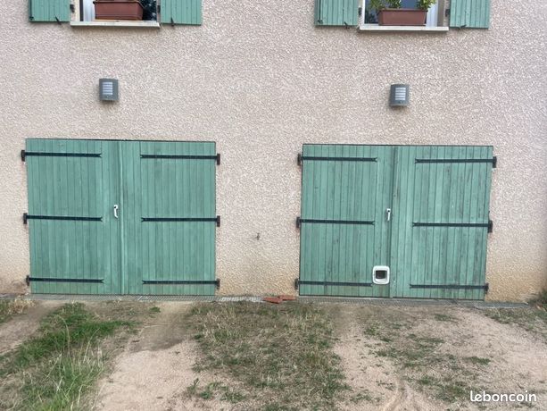 Portes de garages en bois