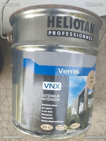 Pot vernis 2.5 litres jamais ouvert