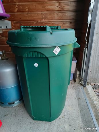 Poubelle extérieure neuve 110l