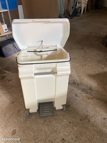Poubelle professionnelle ROSSIGNOL 70 L