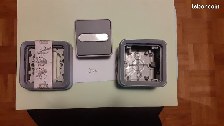 Poussoir inverseur lumineux avec porte étiquette plexo