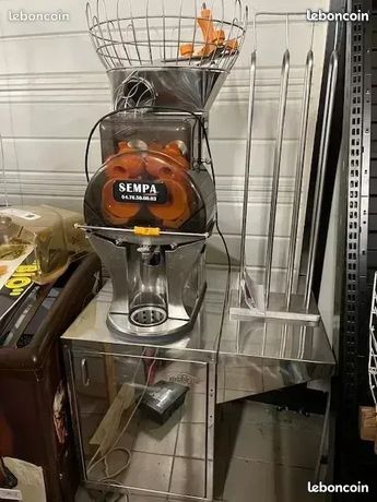 Presse agrume orange SEMPA Bon état chariot inox sur roulettes Complet