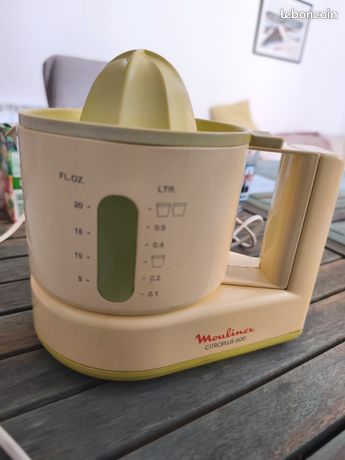 Presse agrumes électrique