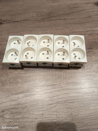 Prise de courant double Schneider