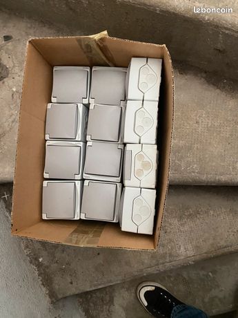 Prise électrique étanche