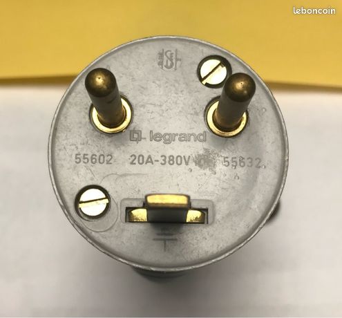 Prise étanche Legrand 20A-380V