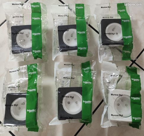 Prise + interrupteur + cadre + sortie de câble + cache de finition