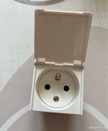 Prise mosaïc à volet