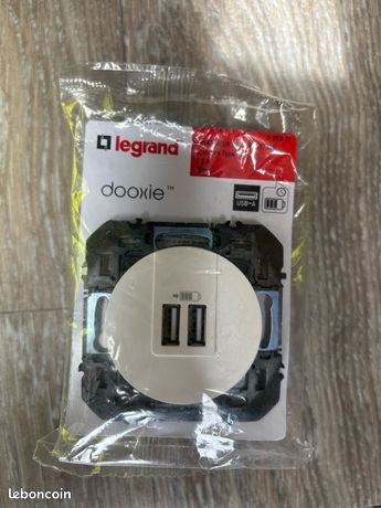 Prise mural USB double