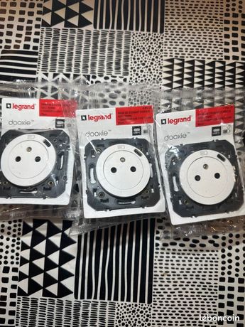 Prise neuf Legrand avec usb c