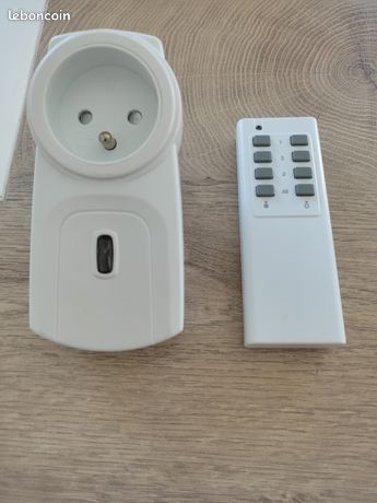 Prise télécommandée avec variateur d'intensité