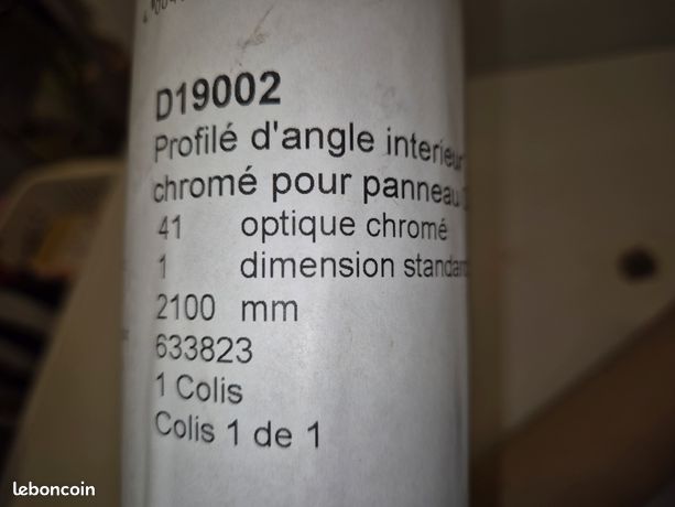 Profilé d'angle intérieur chromé pour panneau décoratif