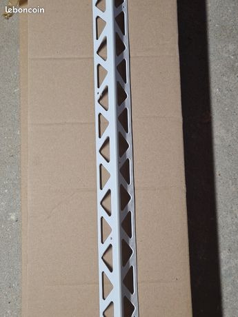 Profilés d'angle avec repère d'enduit extérieur