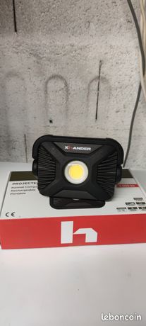 Projecteur LED Xhander rechargeable 2000lm