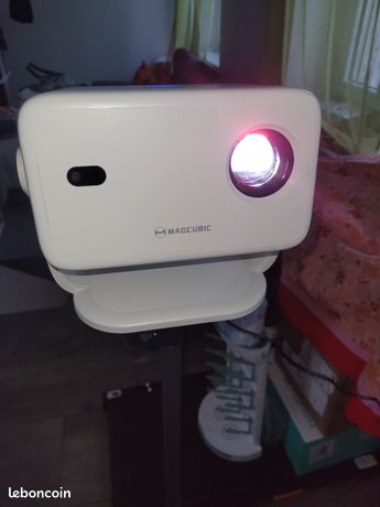 Projecteur MAGCUBIC